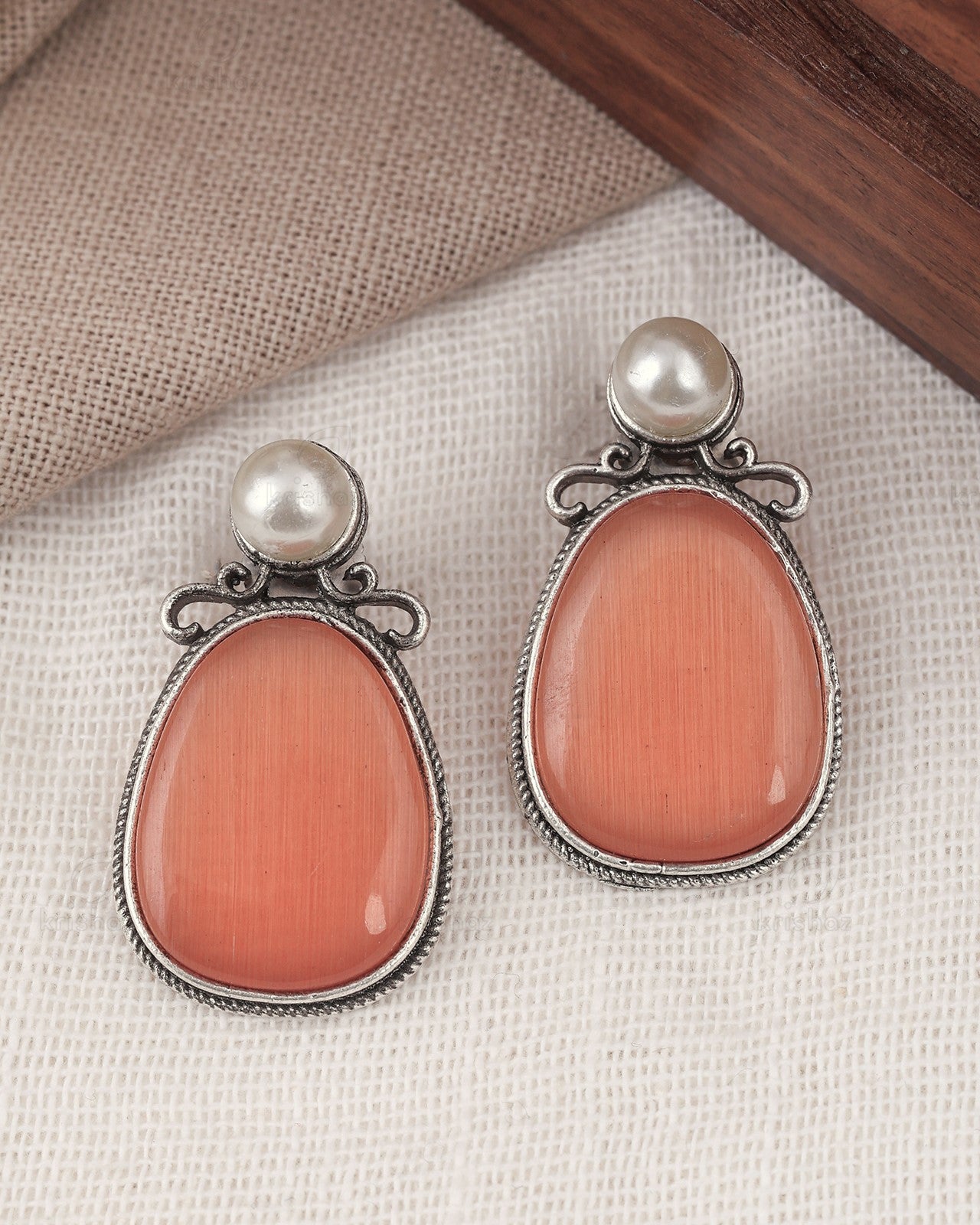 Tasha Stud Earrings - wxo