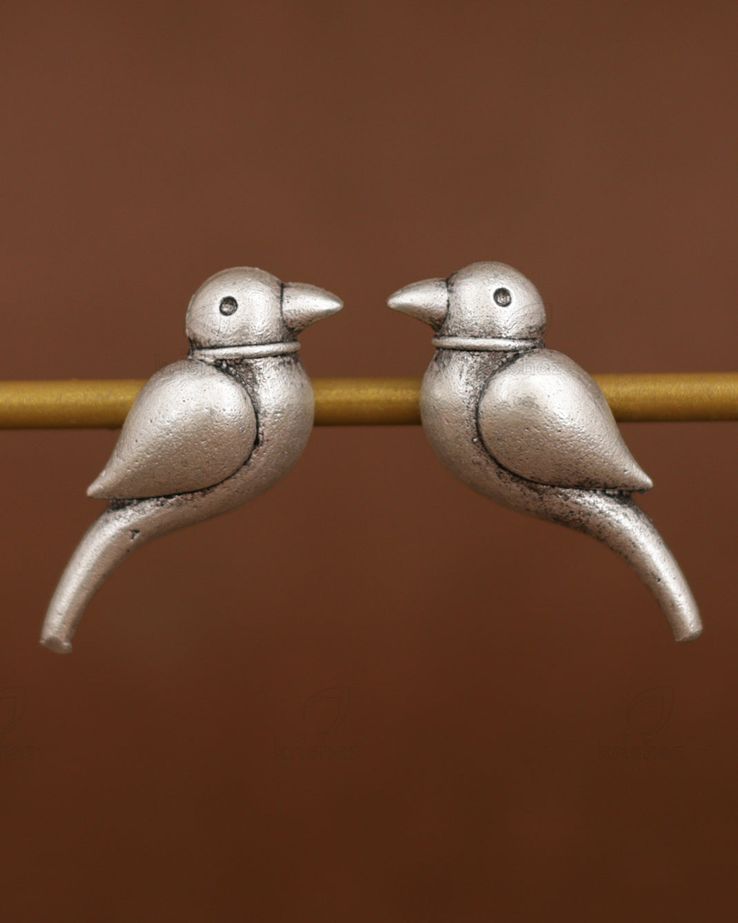 Pihu stud earrings