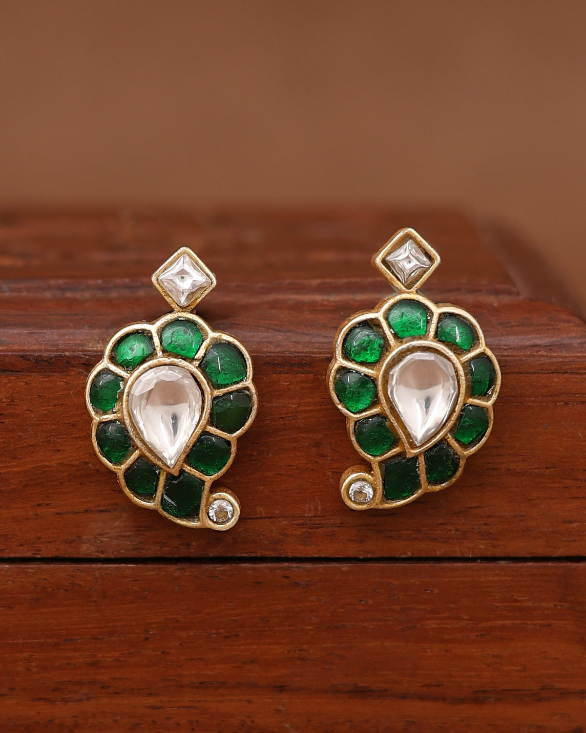 Valley Pachi Kundan Premium Gold Studs