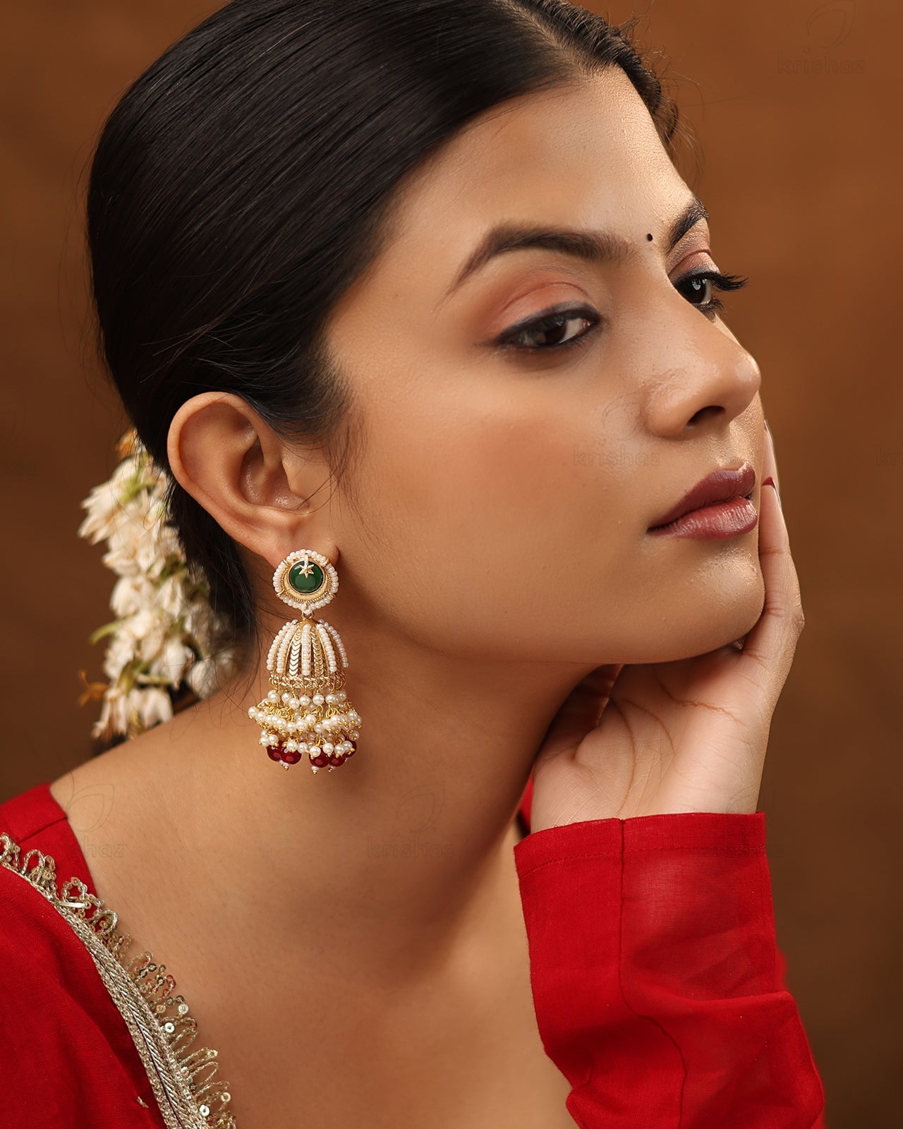 Gulaabo Premium Gold Jhumki