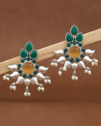 Netra Stud Earrings - wxo