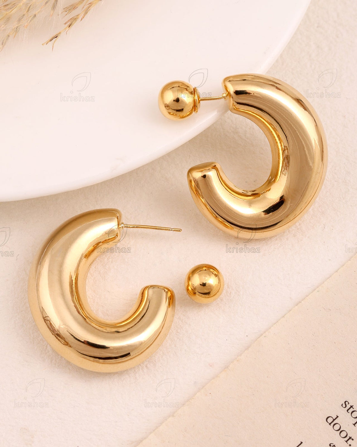Adora Fashionable Stud Earrings