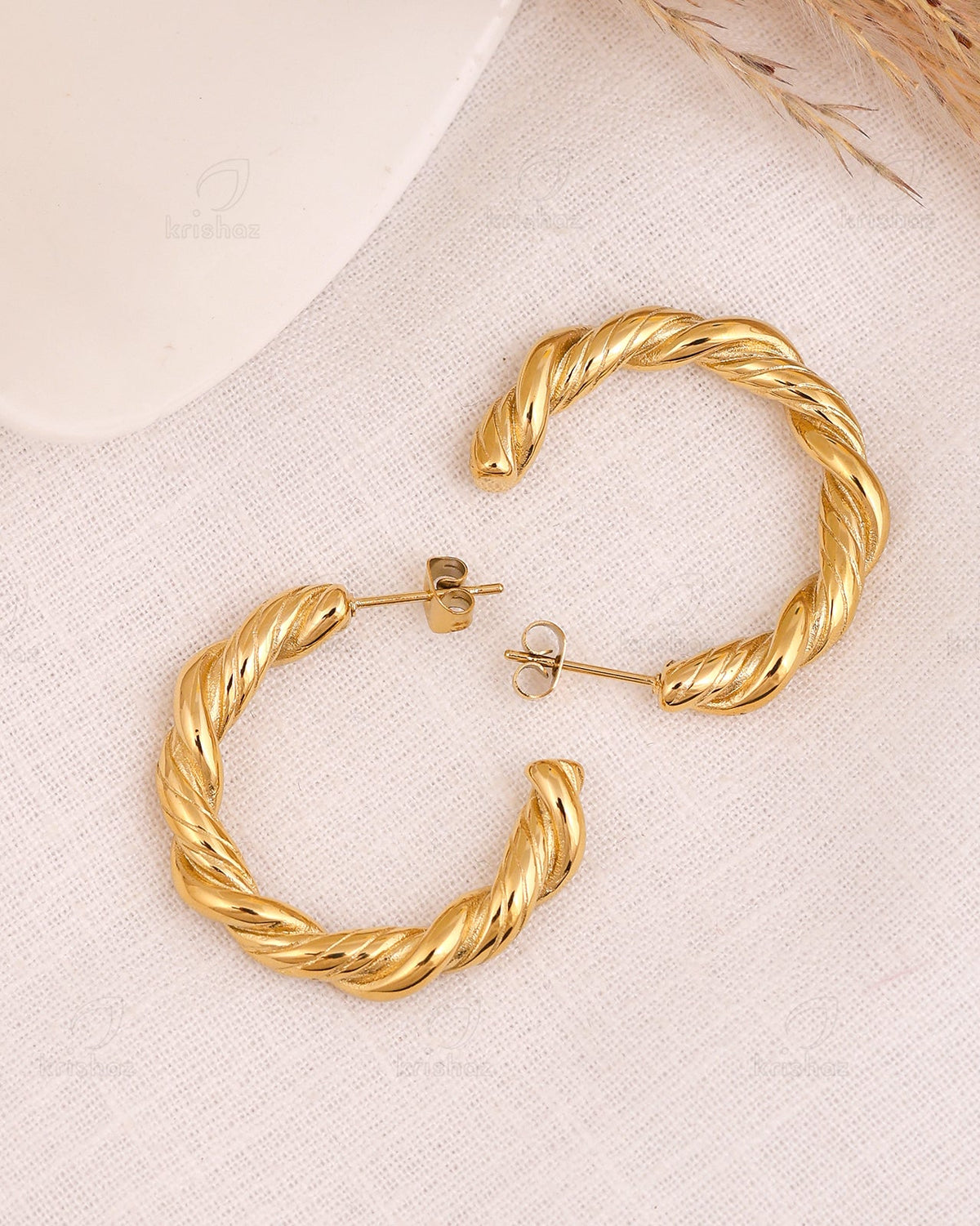 Charlie Curly Fashionable Hoop Earrings