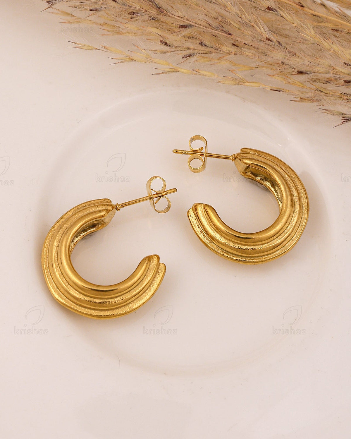 Frosty Fashionable Hoop Earrings